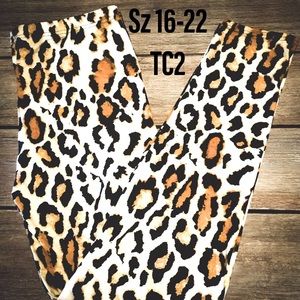 EXTRA PLUS Leopard Cheetah Leggings 16-20 NWT